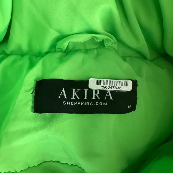 Akira Crop Puffer Vest | M - Picture 3 of 6